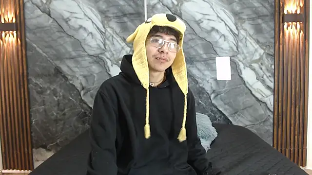 NoahWalker   online show from 05/01/26, 11:15