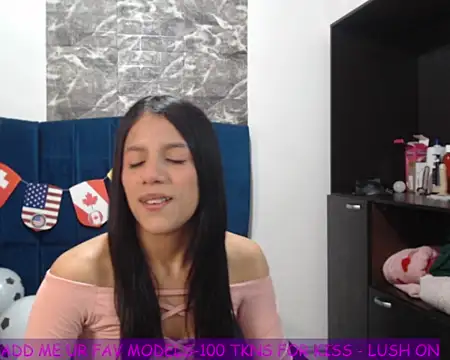 Snapshot of ISAMOONX chatting on 06/18/26, 01:15 ISAMOONX online show from 06/18/26, 01:15