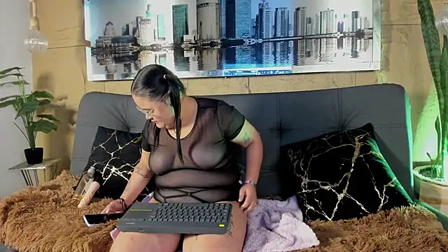Luna  Cortez online show from 06/04/26, 04:07