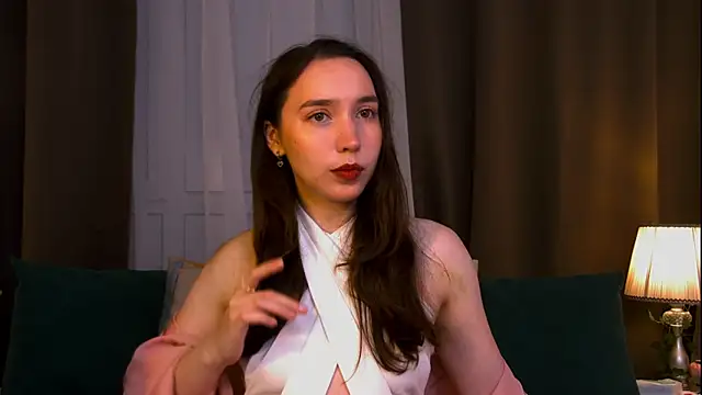 Snapshot of Suzaneey chatting on 07/11/26, 06:54 Suzaneey online show from 07/11/26, 06:54