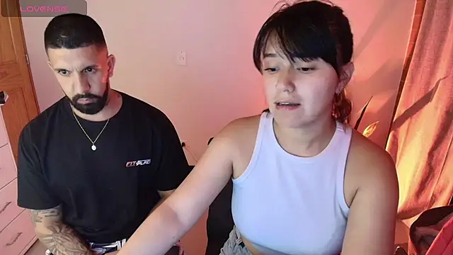 Snapshot of Alyssa_and_DAngelo chatting on 04/30/26, 01:45 Alyssa and DAngelo online show from 04/30/26, 01:45