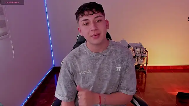 OLIVER K online show from 04/18/26, 08:31