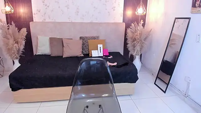 emy  ly online show from 05/02/26, 03:50
