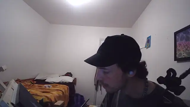Snapshot of JohnnyMoves chatting on 05/07/26, 03:45 JohnnyMoves online show from 05/07/26, 03:45