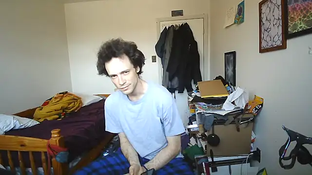 Snapshot of JohnnyMoves chatting on 05/18/26, 03:18 JohnnyMoves online show from 05/18/26, 03:18