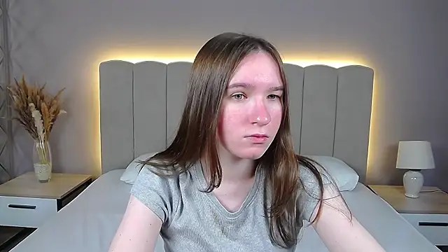 Snapshot of MarliinNova chatting on 07/19/26, 04:05 MarliinNova online show from 07/19/26, 04:05