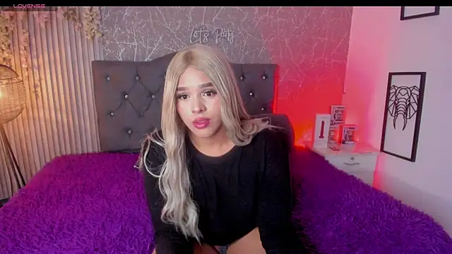 Snapshot of Melody_p chatting on 07/22/26, 03:53 Melody p online show from 07/22/26, 03:53