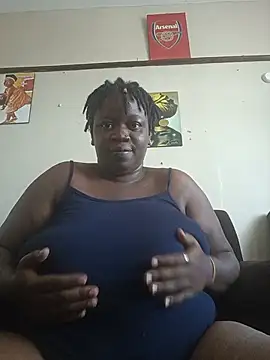 Snapshot of PrettyMissB chatting on 06/08/26, 08:15 PrettyMissB online show from 06/08/26, 08:15