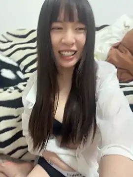 Snapshot of nide-baby chatting on 05/26/26, 02:24 nide-baby online show from 05/26/26, 02:24