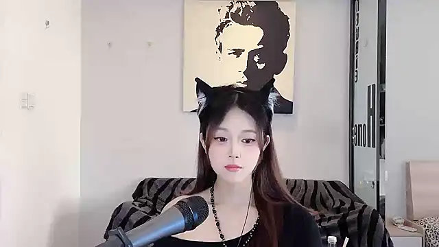 Snapshot of KiKi-011 chatting on 06/14/26, 06:37 KiKi-011 online show from 06/14/26, 06:37