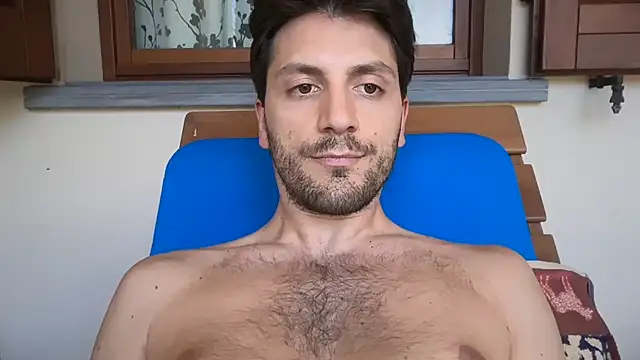 Snapshot of italianass94 chatting on 05/23/26, 01:15 italianass94 online show from 05/23/26, 01:15