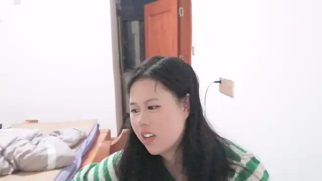 Snapshot of 66-hannah-66 chatting on 05/11/26, 12:44 66-hannah-66 online show from 05/11/26, 12:44