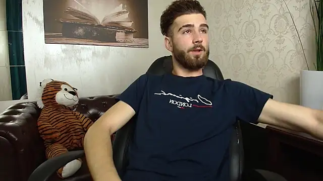 KyloEast online show from 06/14/26, 04:25