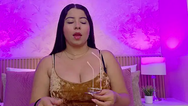 Darcy glow  online show from 05/08/26, 11:37