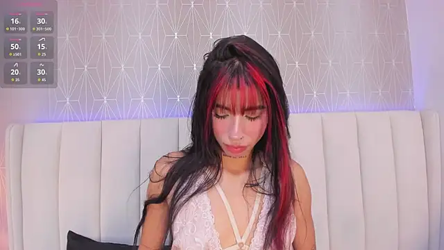 Tori Gaviria online show from 05/26/26, 12:12