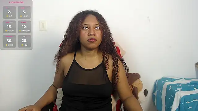 Snapshot of Ms-zozii chatting on 05/27/26, 04:59 Ms-zozii online show from 05/27/26, 04:59