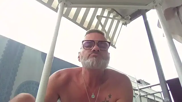 Snapshot of Thomster72 chatting on 06/16/26, 11:46 Thomster72 online show from 06/16/26, 11:46