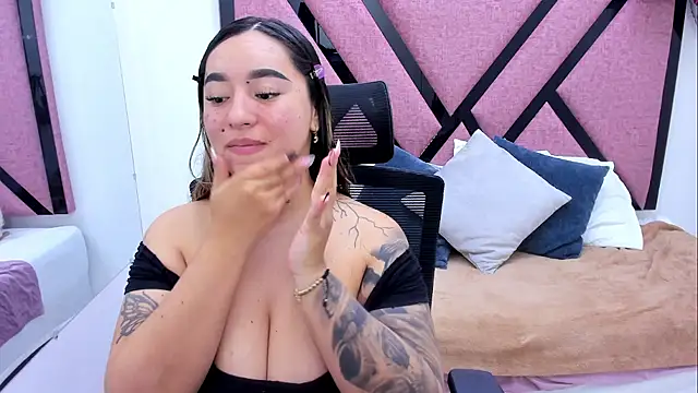 MiaaCastroo online show from 07/31/26, 05:12
