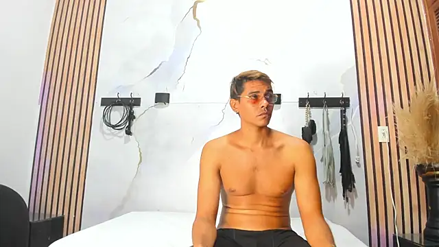 ZoeAndMarcus online show from 06/13/26, 07:56