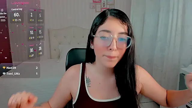 hottie emma james online show from 04/21/26, 02:51