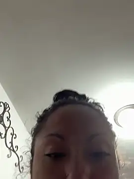 yummymommie7 online show from 05/19/26, 02:40