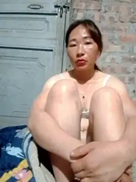 Snapshot of Tieuthu2 chatting on 05/06/26, 12:43 Tieuthu2 online show from 05/06/26, 12:43