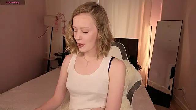 EvaHamilton online show from 06/17/26, 11:05