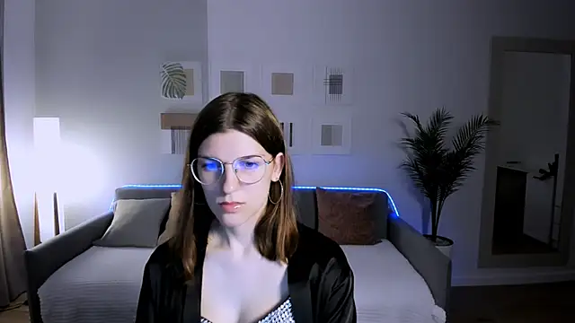 Snapshot of AnnaThorne chatting on 05/14/26, 04:30 AnnaThorne online show from 05/14/26, 04:30