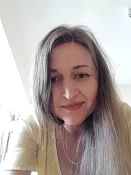 irresistibelle online show from 04/20/26, 12:52