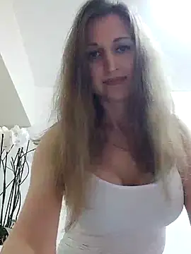irresistibelle online show from 04/28/26, 09:09