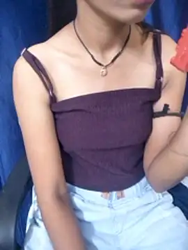 Snapshot of Kamini_rani chatting on 04/19/26, 02:38 Kamini rani online show from 04/19/26, 02:38