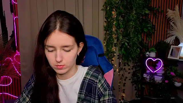 EmiliaDent online show from 04/24/26, 01:02