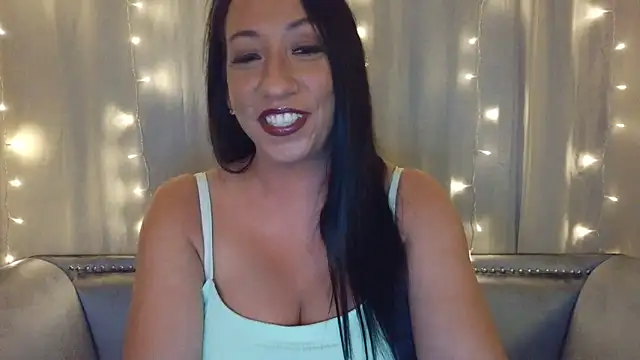 Snapshot of CheyDoll chatting on 06/14/26, 04:03 CheyDoll online show from 06/14/26, 04:03
