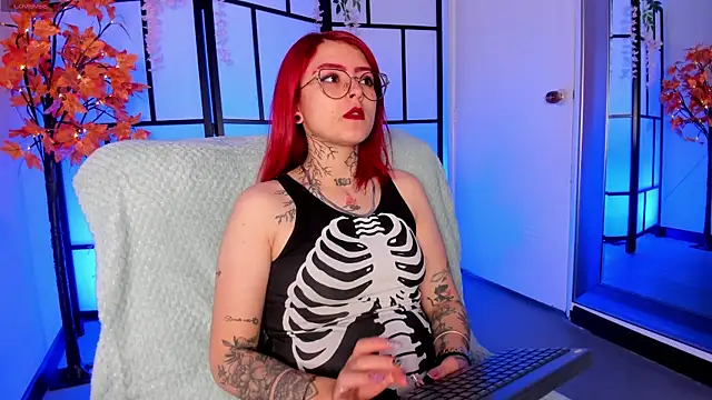 Snapshot of zara_rouxx_ chatting on 06/01/26, 12:51 zara rouxx online show from 06/01/26, 12:51