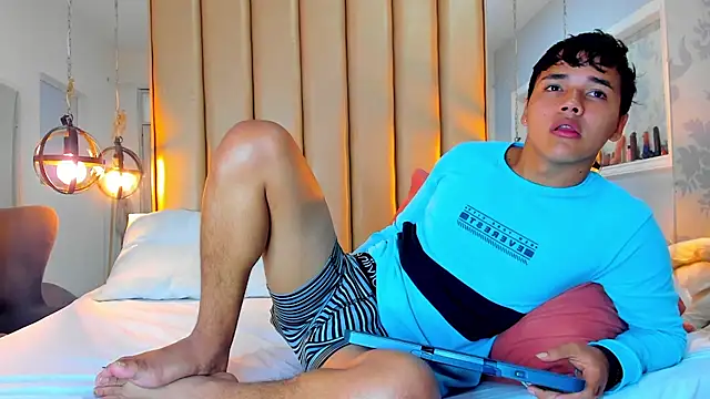 LianCarter  online show from 04/20/26, 04:15