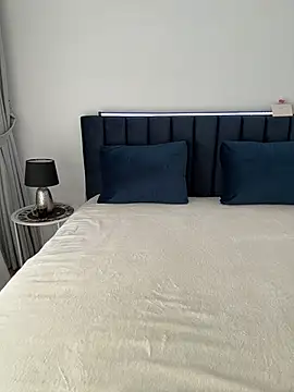 Mira Luna online show from 05/01/26, 05:45
