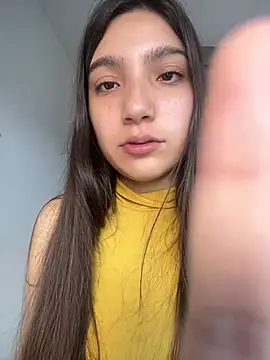 Snapshot of Soffy_20 chatting on 05/27/26, 03:53 Soffy 20 online show from 05/27/26, 03:53