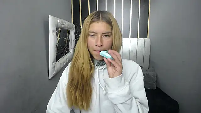 nancy blonde online show from 05/15/26, 01:07