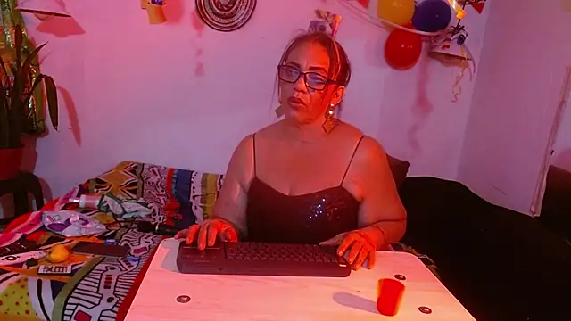 Snapshot of Sweet-Mommy-Milf chatting on 06/28/26, 02:28 Sweet-Mommy-Milf online show from 06/28/26, 02:28