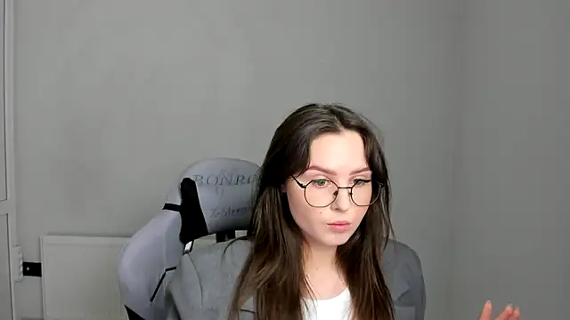 Regina cute  online show from 05/26/26, 07:04