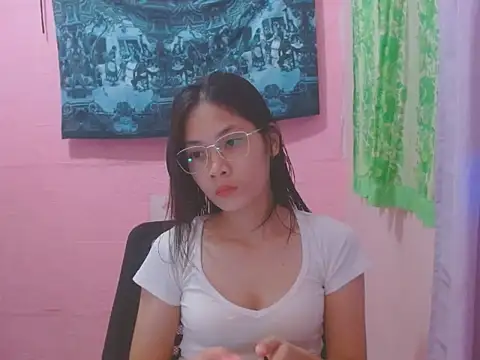 Snapshot of Sweetsexylady19 chatting on 05/31/26, 04:09 Sweetsexylady19 online show from 05/31/26, 04:09