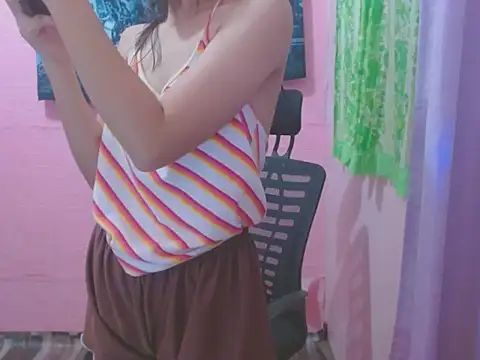 Snapshot of Sweetsexylady19 chatting on 06/16/26, 04:59 Sweetsexylady19 online show from 06/16/26, 04:59
