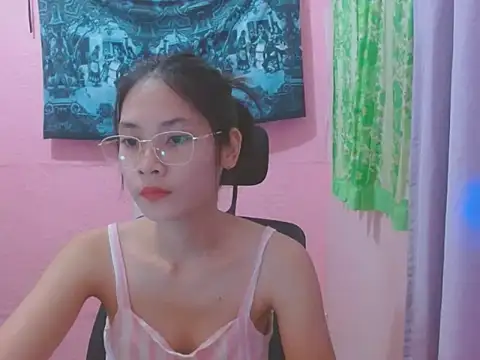 Snapshot of Sweetsexylady19 chatting on 07/05/26, 05:25 Sweetsexylady19 online show from 07/05/26, 05:25