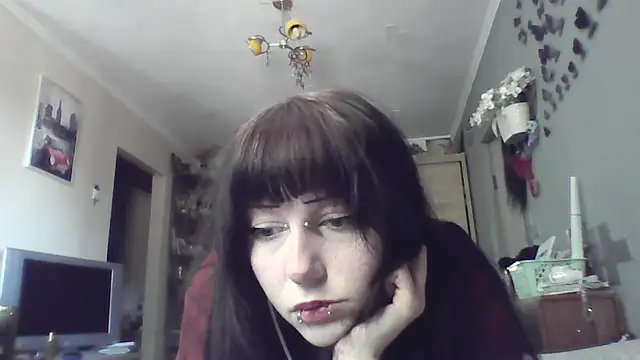 Snapshot of ChargedReign chatting on 05/16/26, 07:27 ChargedReign online show from 05/16/26, 07:27