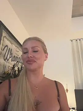 Karen Luxe online show from 04/28/26, 11:21