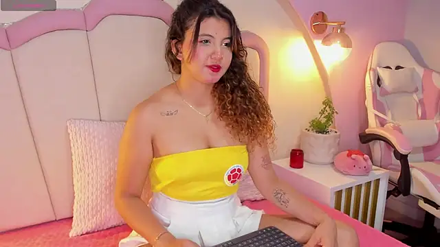 Snapshot of alexa_cutte_ chatting on 07/03/26, 10:43 alexa cutte online show from 07/03/26, 10:43