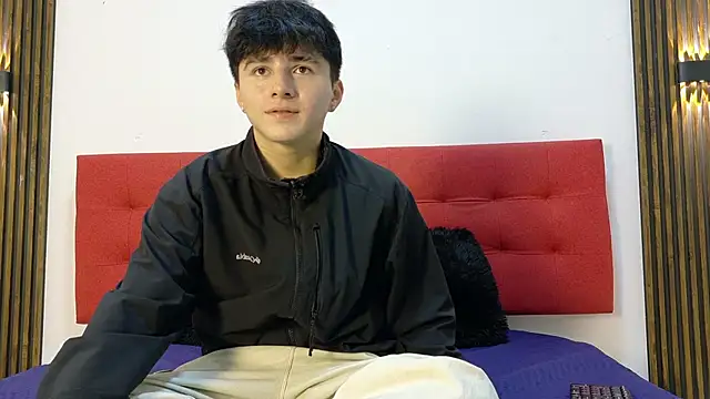 Snapshot of LunayDream chatting on 04/29/26, 11:14 LunayDream online show from 04/29/26, 11:14
