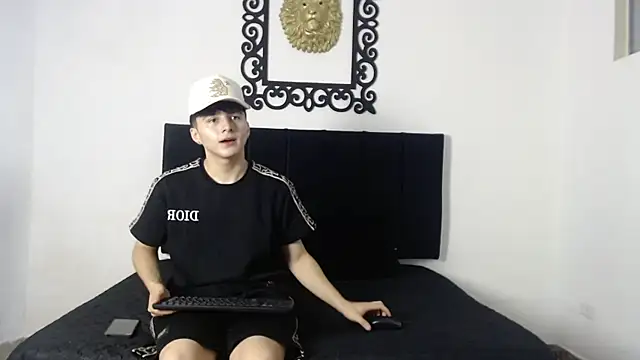 Snapshot of LunayDream chatting on 05/11/26, 12:22 LunayDream online show from 05/11/26, 12:22