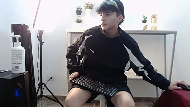 Snapshot of LunayDream chatting on 05/21/26, 12:01 LunayDream online show from 05/21/26, 12:01