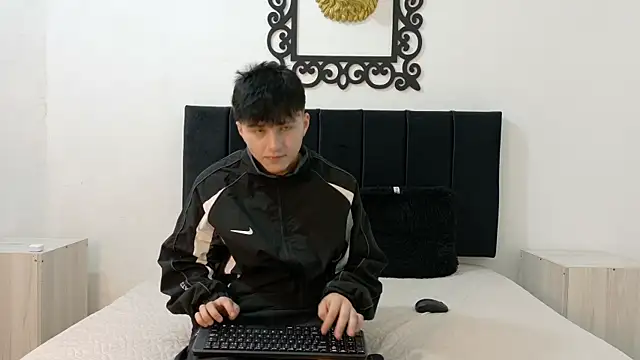 Snapshot of LunayDream chatting on 05/23/26, 11:36 LunayDream online show from 05/23/26, 11:36